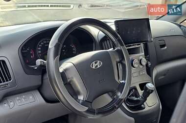 Минивэн Hyundai H-1 2008 в 