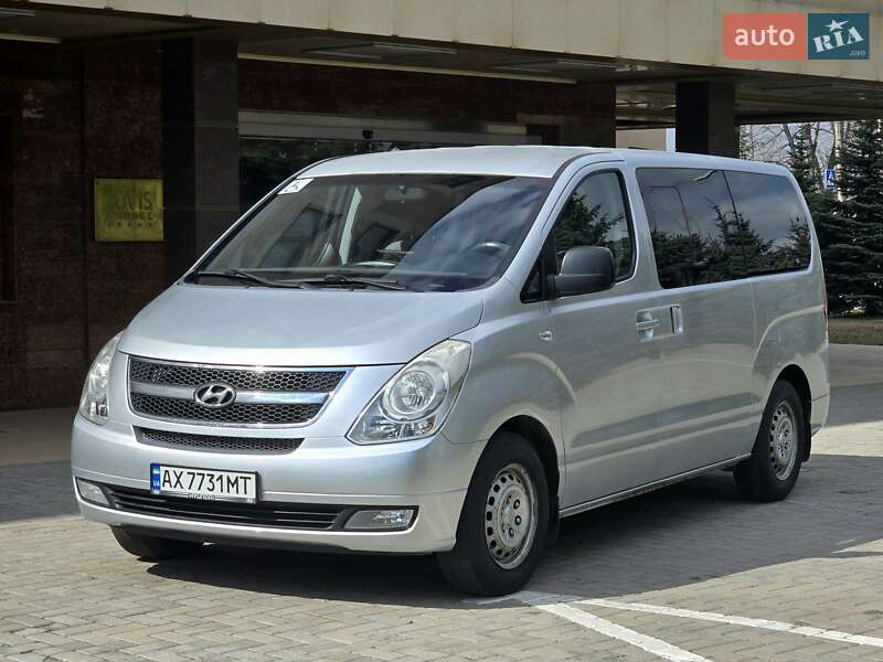Минивэн Hyundai H-1 2008 в 