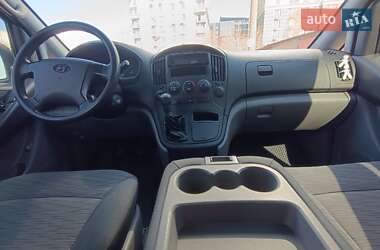 Минивэн Hyundai H-1 2011 в 