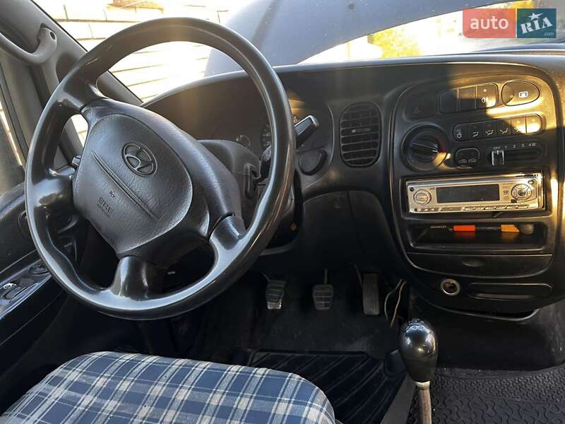 Минивэн Hyundai H-1 1999 в Житомире