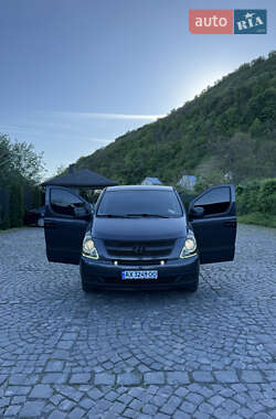 Минивэн Hyundai H-1 2008 в 