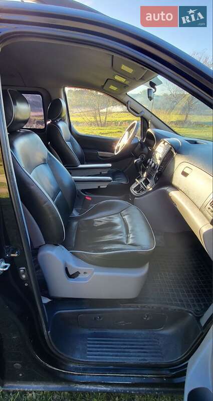 Мінівен Hyundai H-1 2011 в Дунаївцях