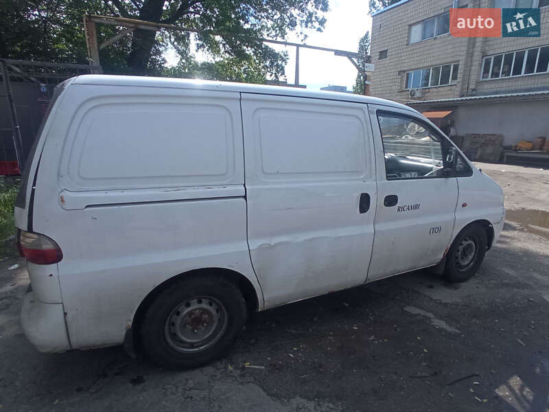 Минивэн Hyundai H-1 2005 в Киеве