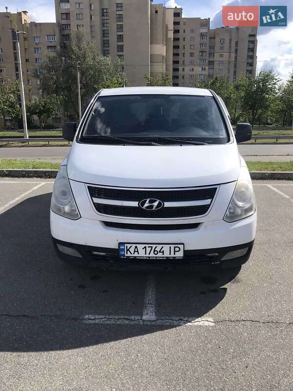 Минивэн Hyundai H-1 2009 в 