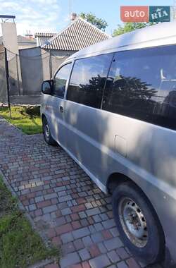 Минивэн Hyundai H-1 2005 в 