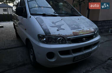 Мінівен Hyundai H-1 2000 в Хусті