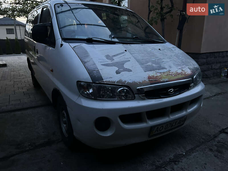 Минивэн Hyundai H-1 2000 в Хусте фото Минивэн Hyundai H-1 2000 в Хусте