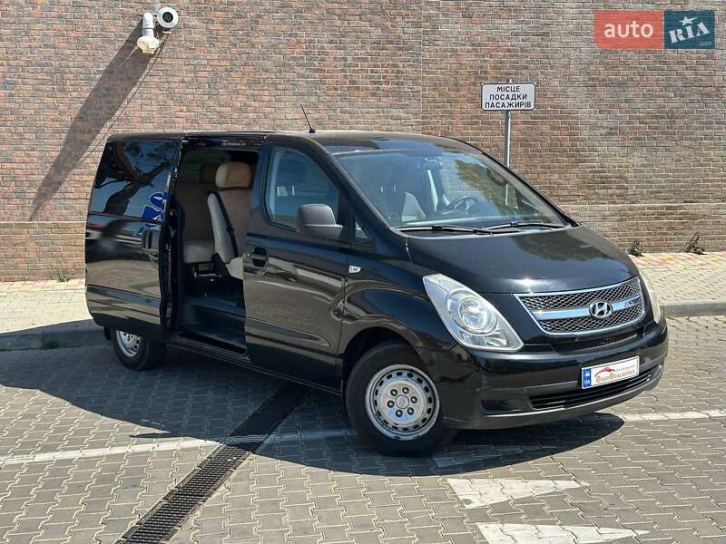 Мінівен Hyundai H-1 2011 в Одесі