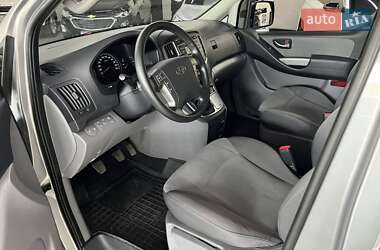 Мінівен Hyundai H-1 2016 в 