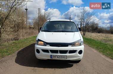 Минивэн Hyundai H-1 1999 в 