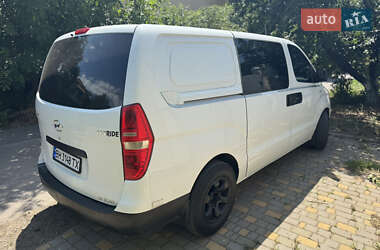 Минивэн Hyundai H-1 2011 в 