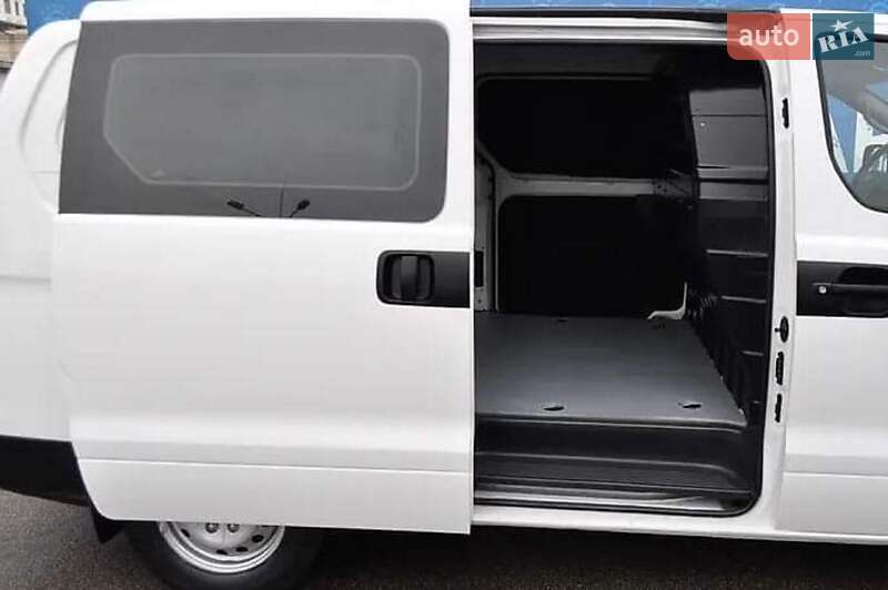 Hyundai H-1 2015