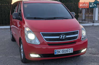 Минивэн Hyundai H-1 2010 в 