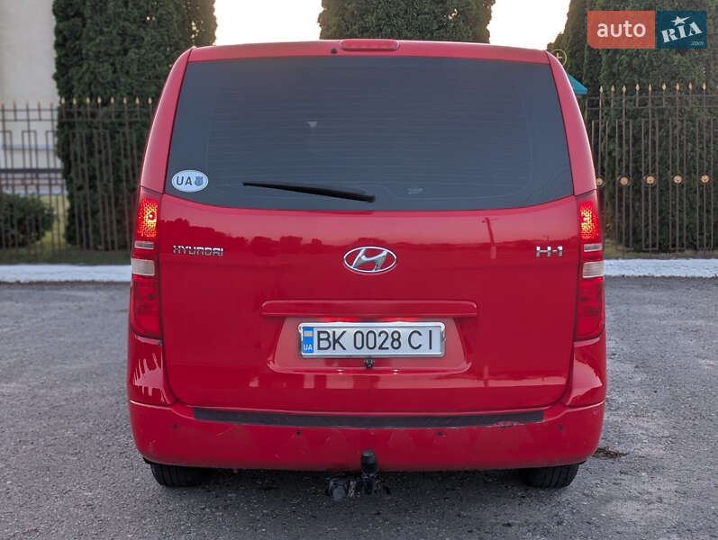 Мінівен Hyundai H-1 2010 в Дубні