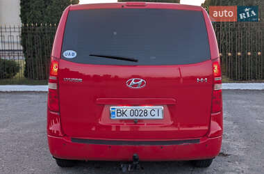 Минивэн Hyundai H-1 2010 в 