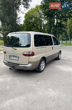 Минивэн Hyundai H-1 2004 в 