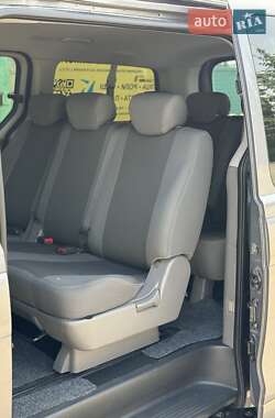Минивэн Hyundai H-1 2011 в 
