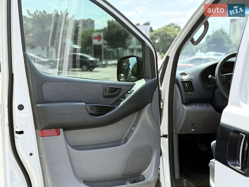 Грузовой фургон Hyundai H-1 2013 в Одессе