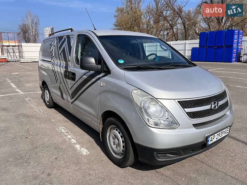 Вантажний фургон Hyundai H-1 2008 в Кременчуці