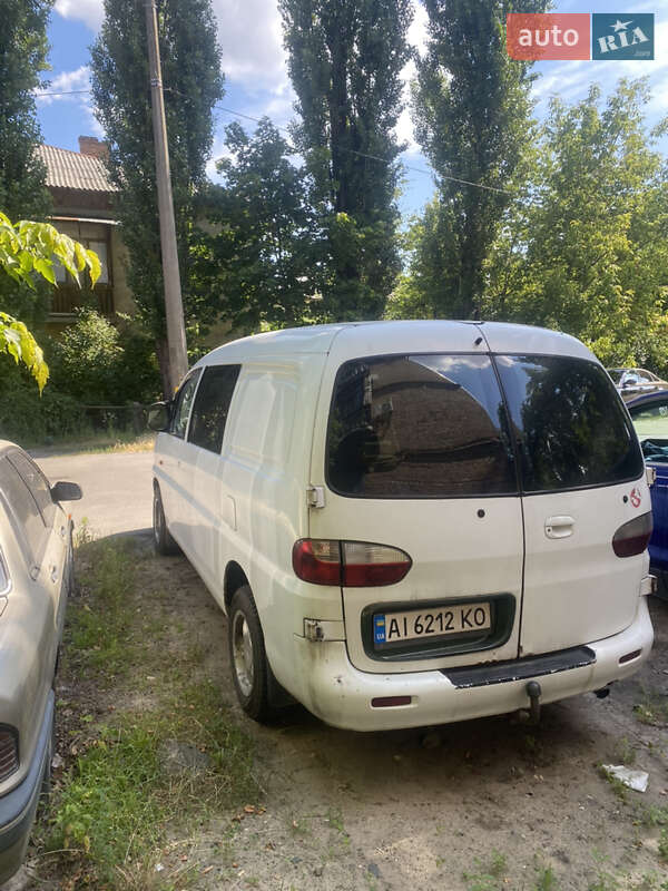 Минивэн Hyundai H-1 2001 в Киеве