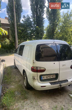 Минивэн Hyundai H-1 2001 в 