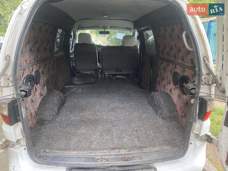 Минивэн Hyundai H-1 2001 в Киеве