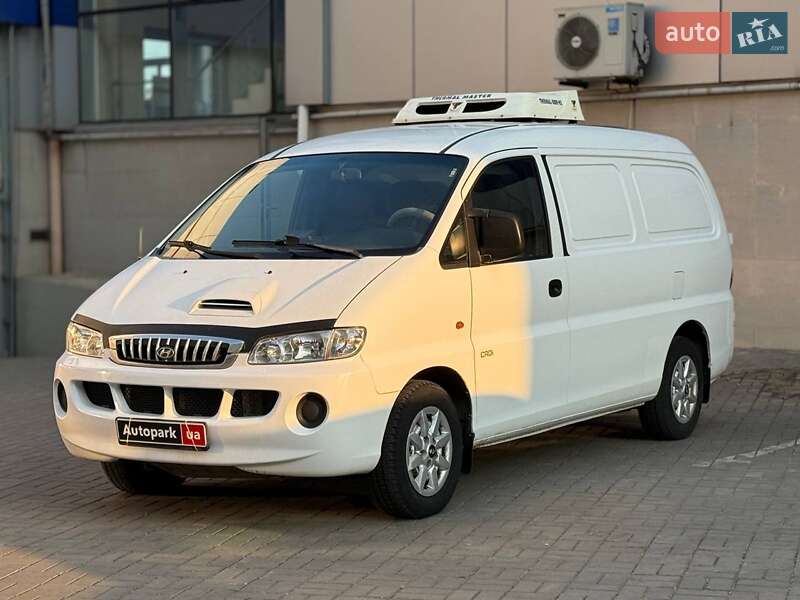 Грузовой фургон Hyundai H-1 2004 в 