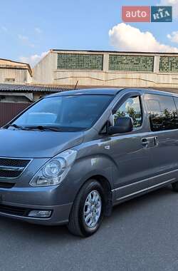 Минивэн Hyundai H-1 2011 в 