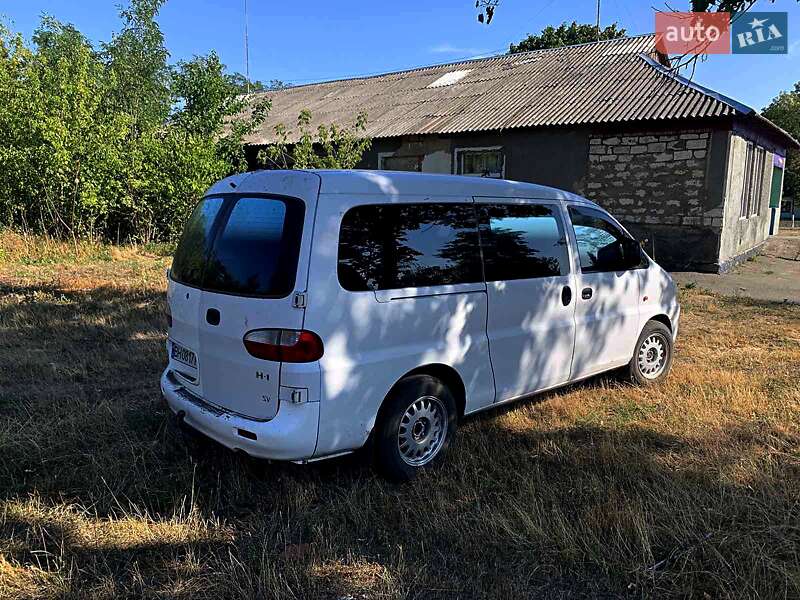 Минивэн Hyundai H-1 2001 в Врадиевке