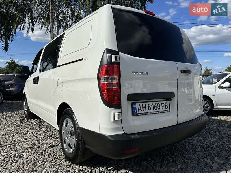Грузопассажирский фургон Hyundai H-1 2011 в Смеле