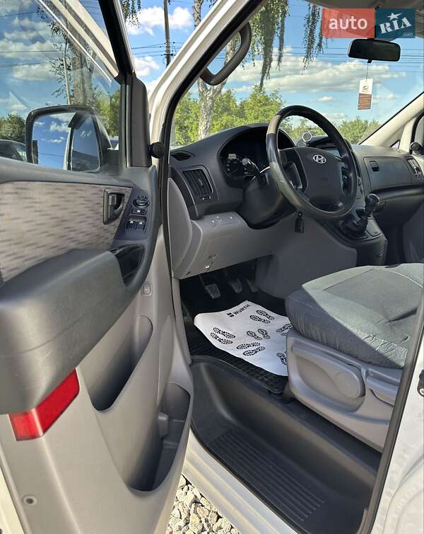 Грузопассажирский фургон Hyundai H-1 2011 в Смеле