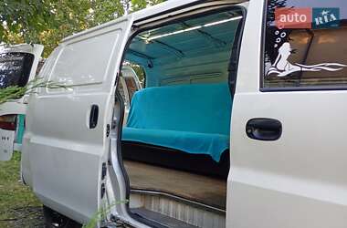 Грузопассажирский фургон Hyundai H-1 2000 в 