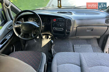 Минивэн Hyundai H-1 2005 в 