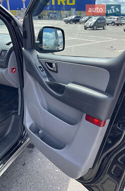 Минивэн Hyundai H-1 2010 в 
