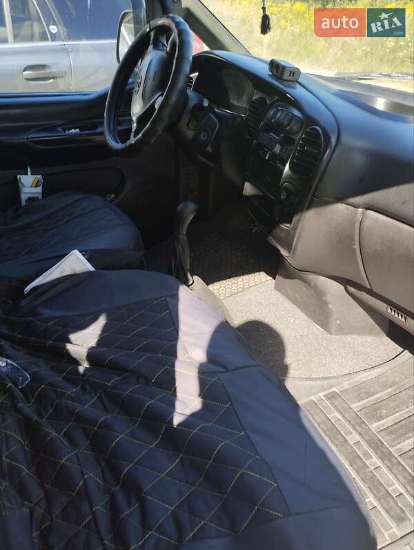 Минивэн Hyundai H-1 2002 в Киеве