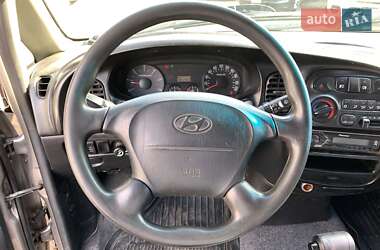 Минивэн Hyundai H-1 2006 в 