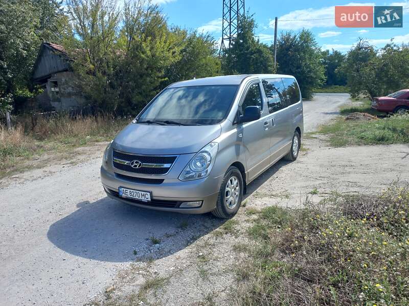 Hyundai H-1 2011