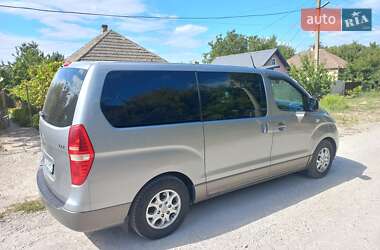 Минивэн Hyundai H-1 2011 в 