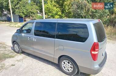 Минивэн Hyundai H-1 2011 в 