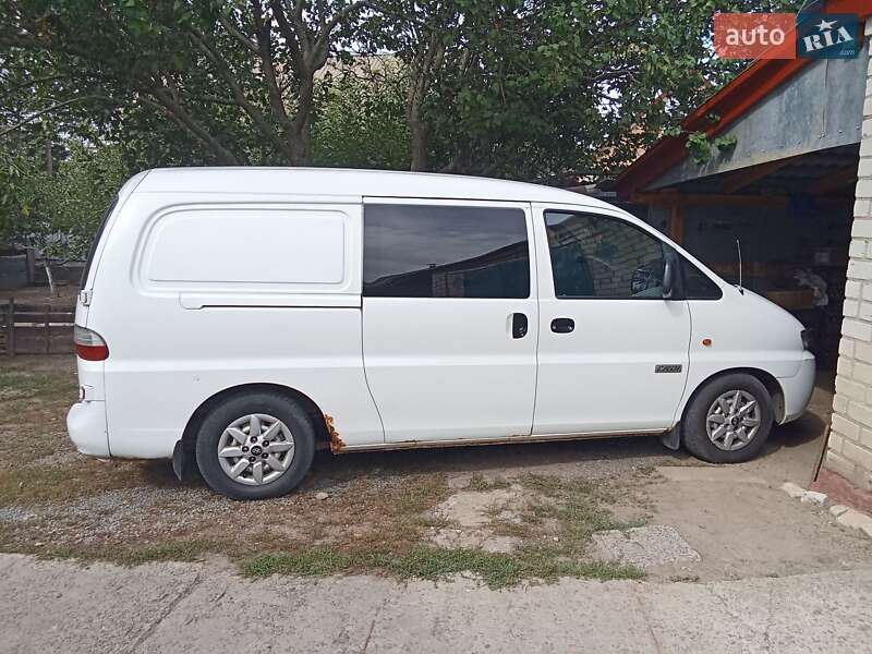 Минивэн Hyundai H-1 2005 в Умани