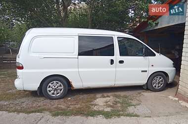 Минивэн Hyundai H-1 2005 в 