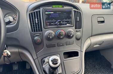 Минивэн Hyundai H-1 2011 в 