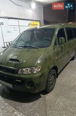 Минивэн Hyundai H-1 2001 в 