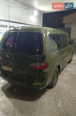 Минивэн Hyundai H-1 2001 в 