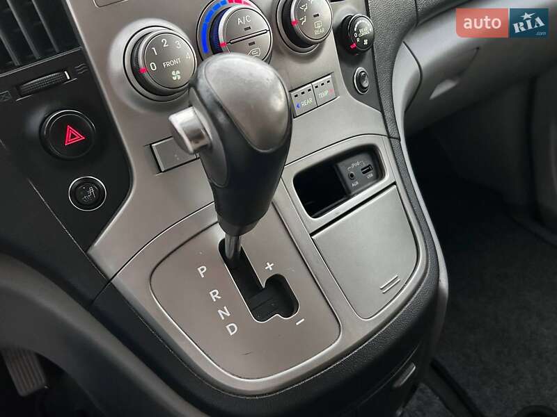 Минивэн Hyundai H-1 2012 в Одессе