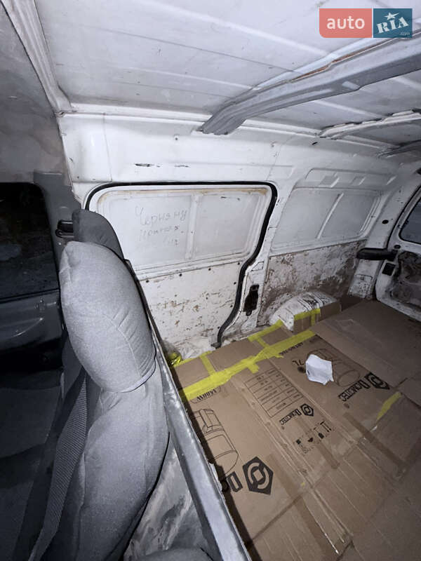 Вантажний фургон Hyundai H-1 2005 в Одесі