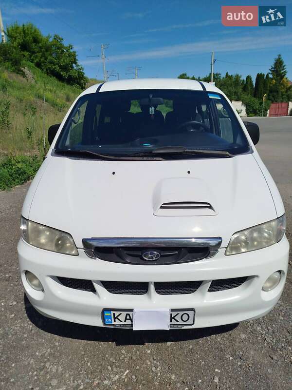 Hyundai H-1 2004