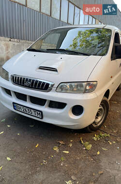 Вантажний фургон Hyundai H-1 2004 в 