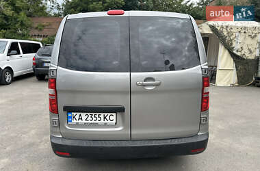 Минивэн Hyundai H-1 2012 в 