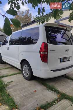 Минивэн Hyundai H-1 2012 в 